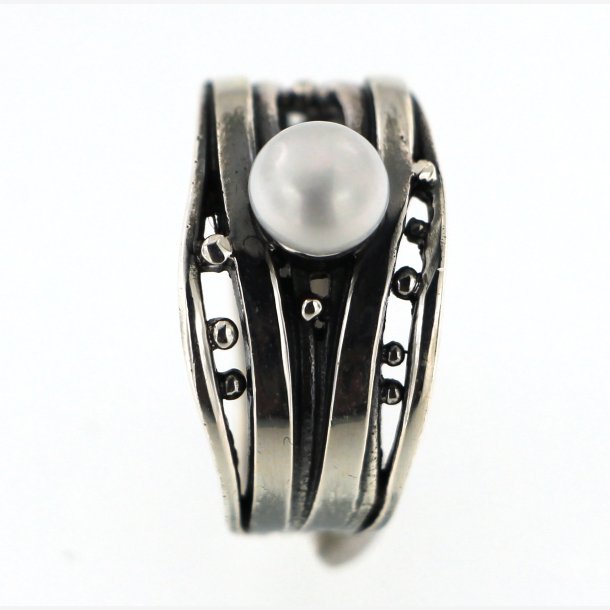 "Sera" Slv Ring med 1 hvid ferskvands perler